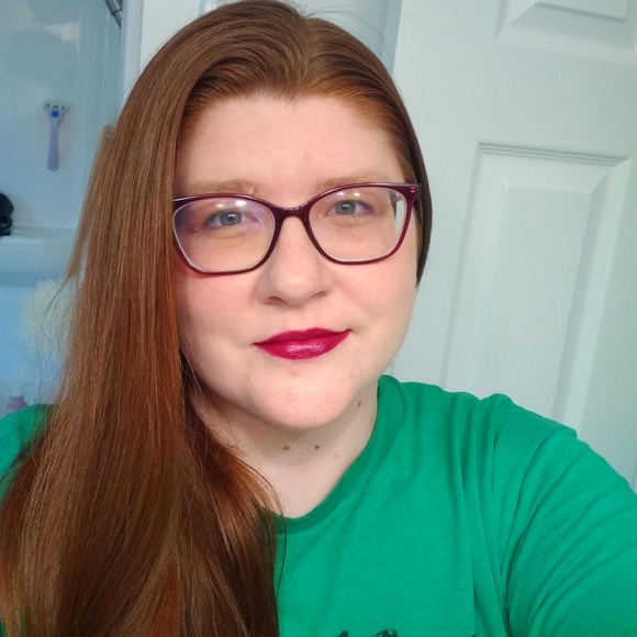 Meet your Posher, Katie - Picture 2 of 4